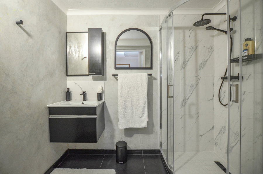 3 Bedroom Property for Sale in Yzerfontein Western Cape
